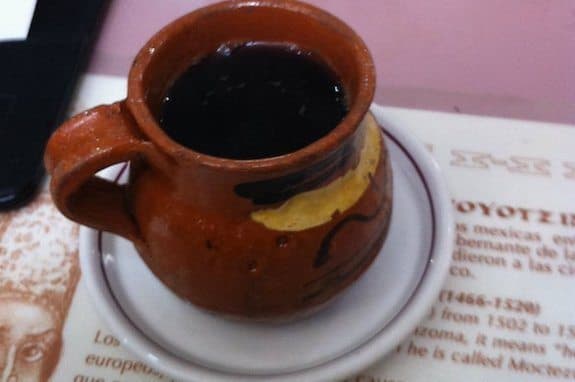 Le café en pot de terre cuite mexicain